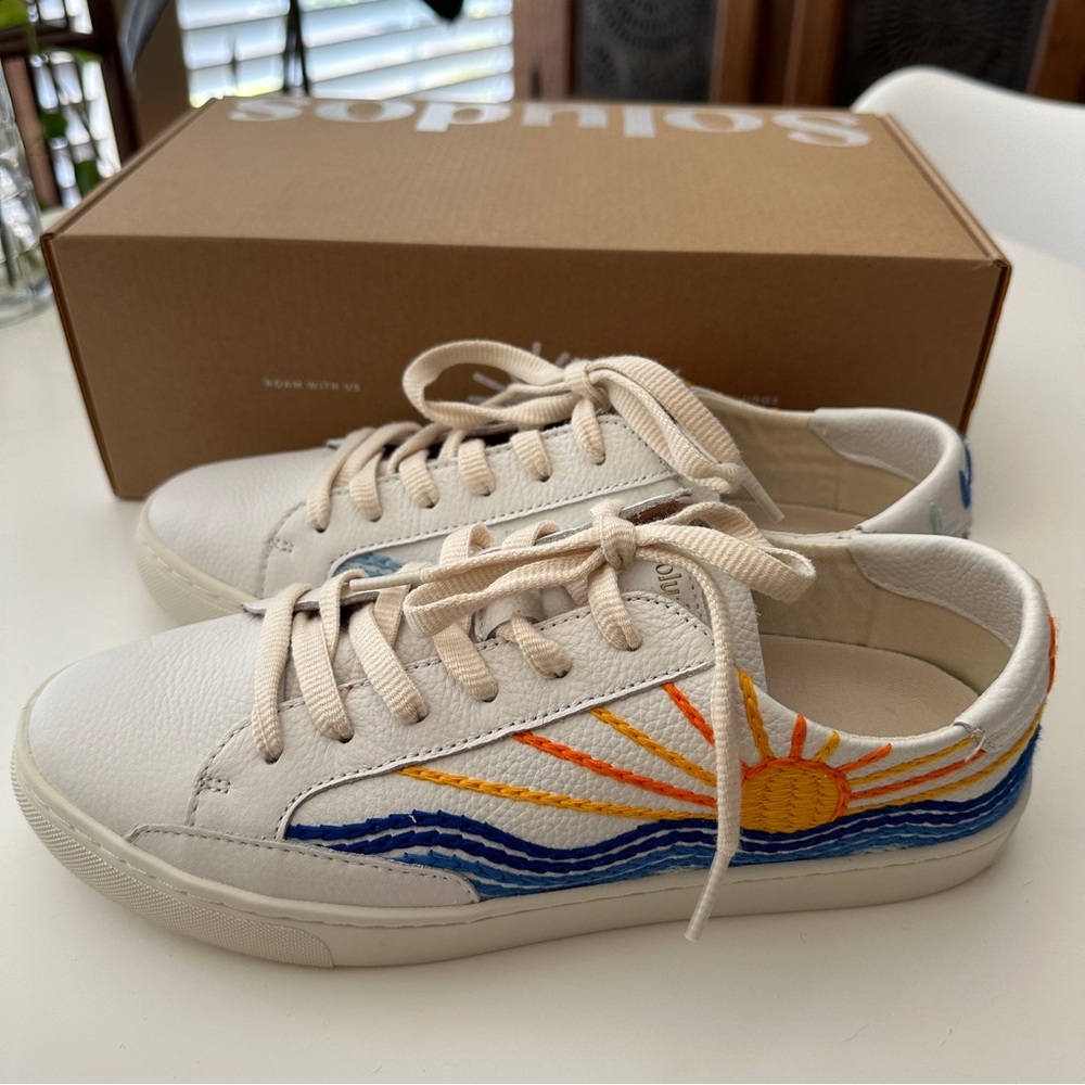 Soludos - New In Box - Women’s Size 8.5 - Sunrise Sunset embroidered sneakers